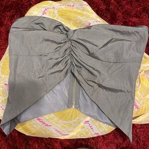 Small sleeveless crop